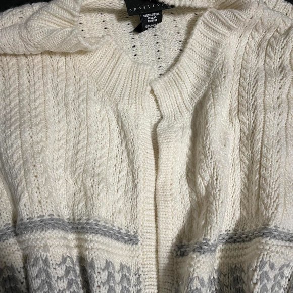 Taylor Swift -esque Cardigan. Oversized, knit cardigan with waist defining tie - Picture 4 of 6